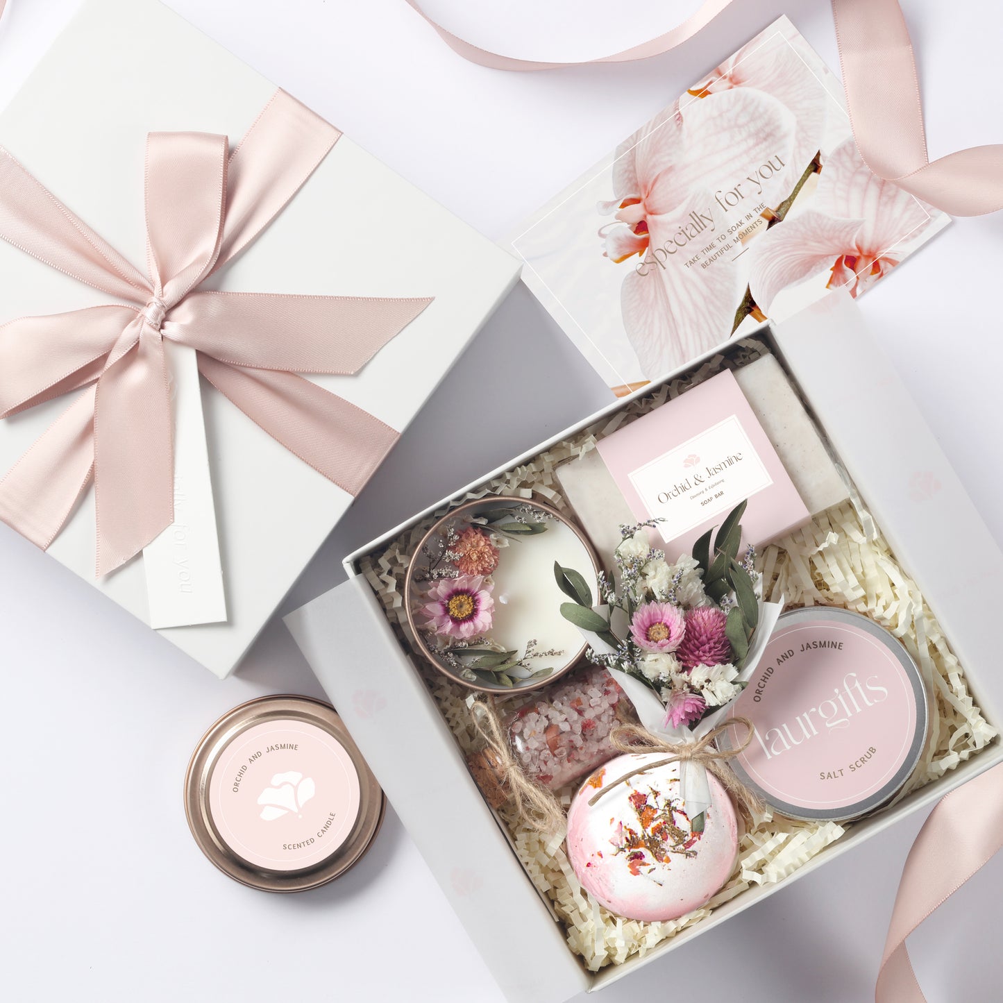 Aesthetic photo of floral spa gift box for women – elegant candle and flower-themed pink gift for moms